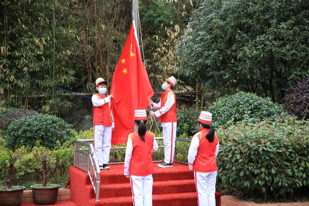 升旗仪式 (2).jpg