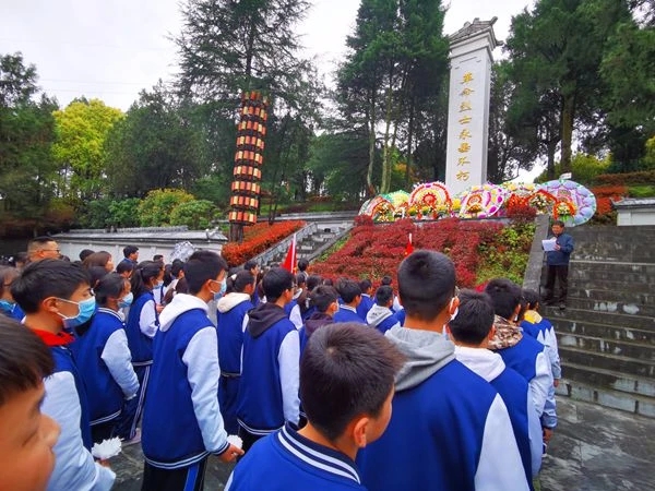 扫墓 (2).jpg