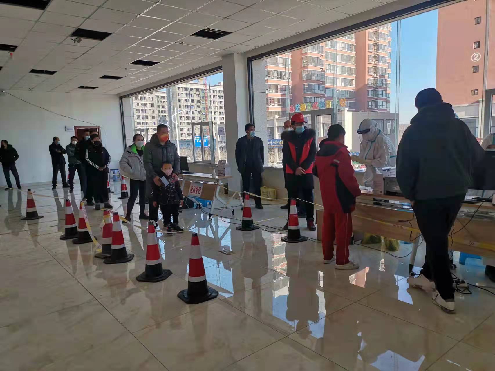 全员核酸检测实战演练现场4.jpg