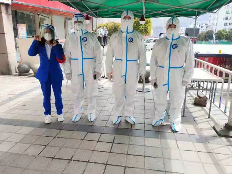 2.自3月25日以来，面对突如其来的疫情，紫阳县青创协会党支部在张东军的带领下，组织协会支部党员争当志愿者轮流在紫邑新城封控区轮班昼夜值守。.png