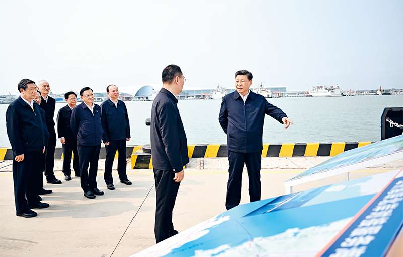 2023年4月10日至13日，中共中央总书记、国家主席、中央军委主席习近平在广东考察。这是10日下午，习近平在湛江市徐闻县徐闻港专用码头考察。.jpg