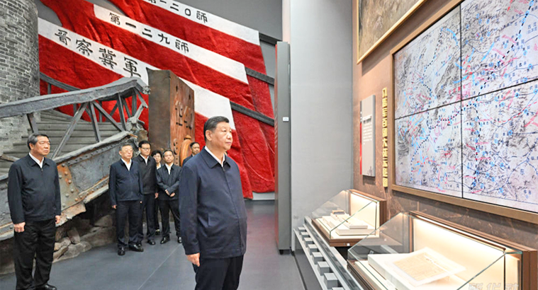 习近平在山西阳泉市向抗战烈士敬献花篮并参观百团大战纪念馆