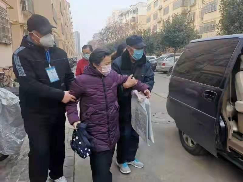 党员志愿服务车队.jpg