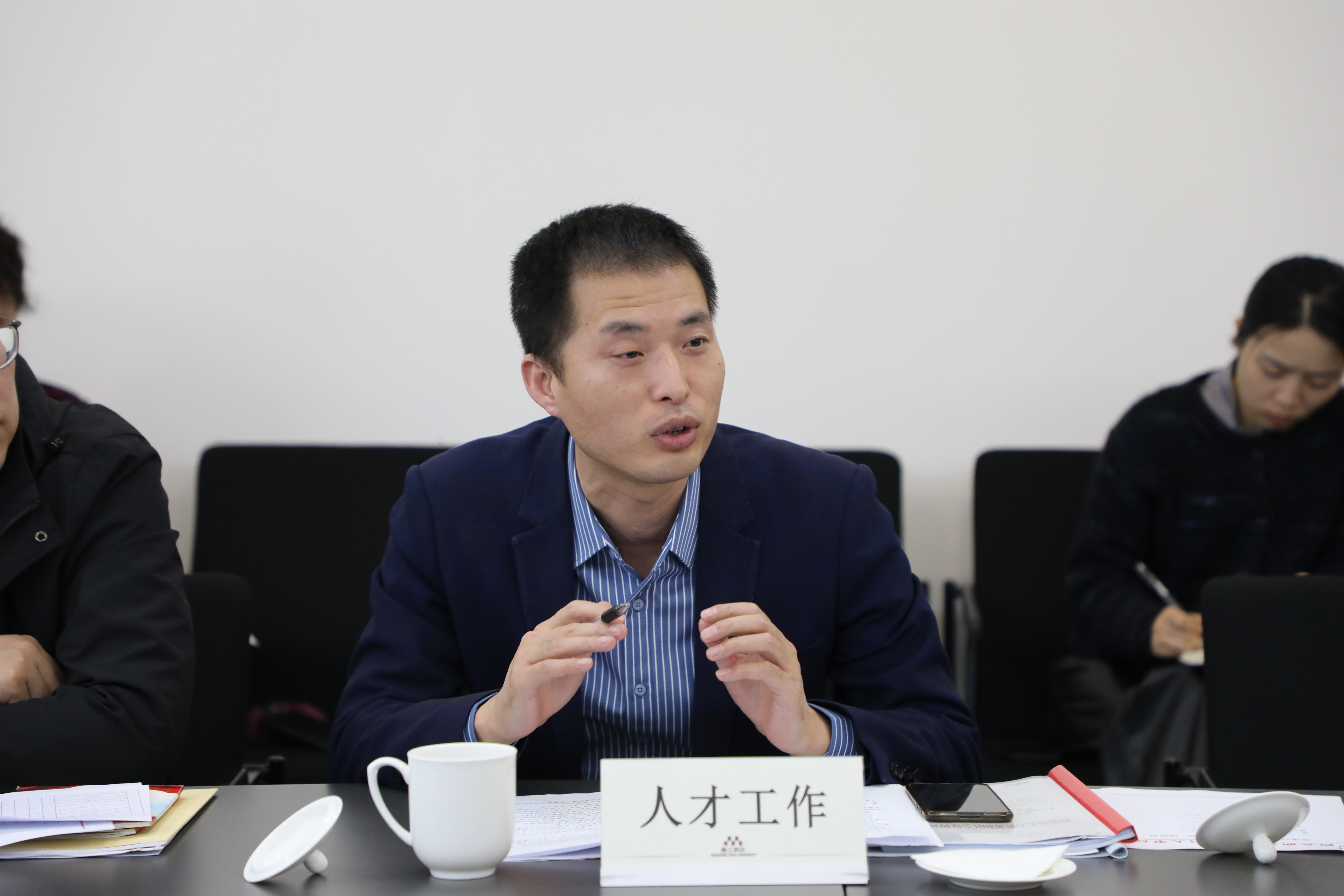 人才工作现场“答疑”.JPG