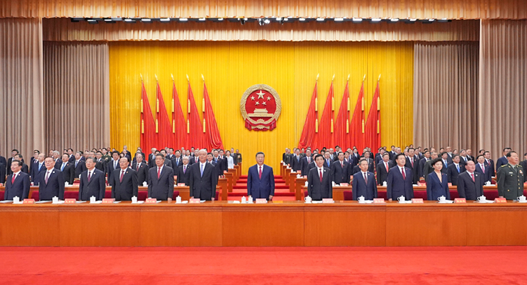 新疆维吾尔自治区成立70周年庆祝大会隆重举行 习近平出席大会